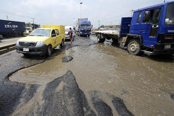 Residents, motorists bemoan lack of drainage, bad roads in Ijagemo