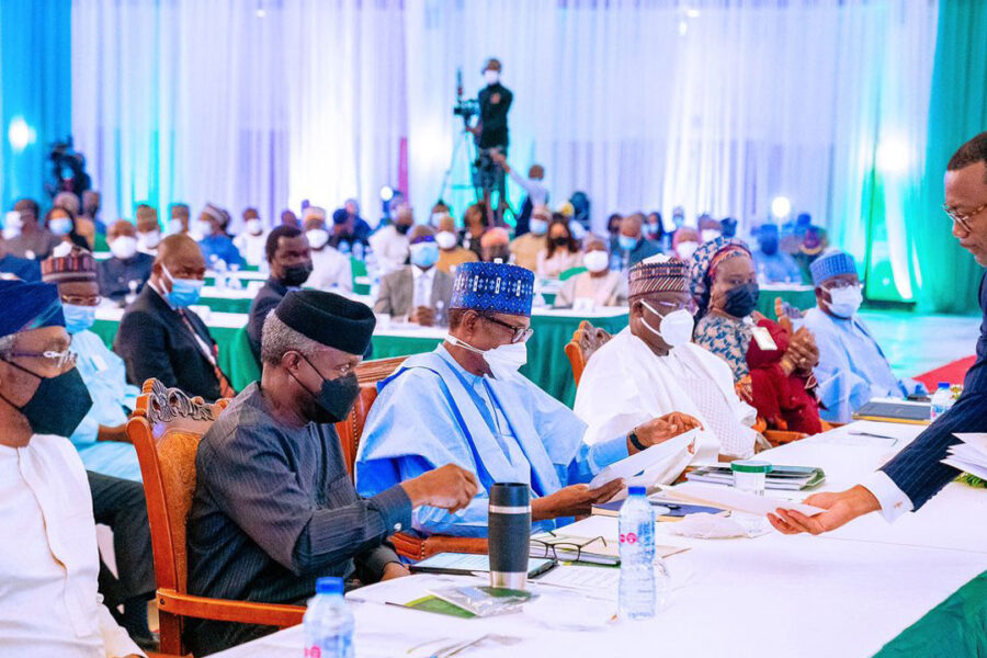 FG faces tough choices over likely Naira devaluation